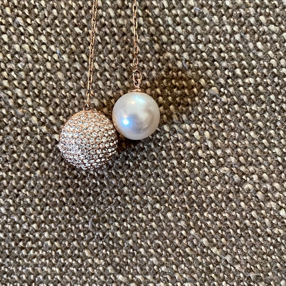 Rose Gold Swarovski crystal necklace - Picture 6 of 6